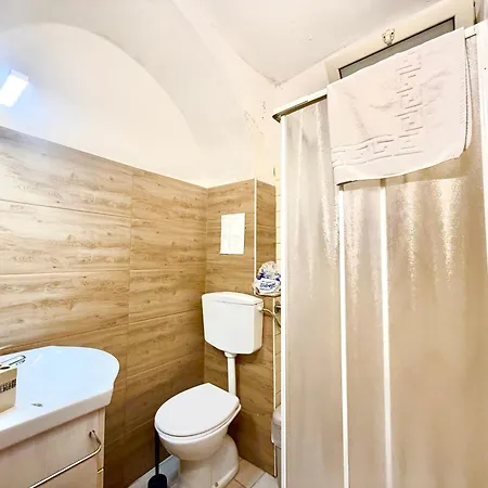 Apartment Liotru House *