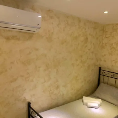 Liotru House Apartment *